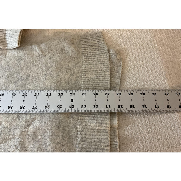 Time and Tru Womens 2XL Beige Sweater V Neck Pullover Soft Knit Long Sleeve Cozy - Picture 6 of 9